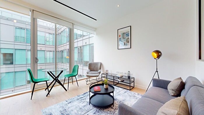 1 Bedroom Flat To Rent In Great West Road, Brentford, TW8