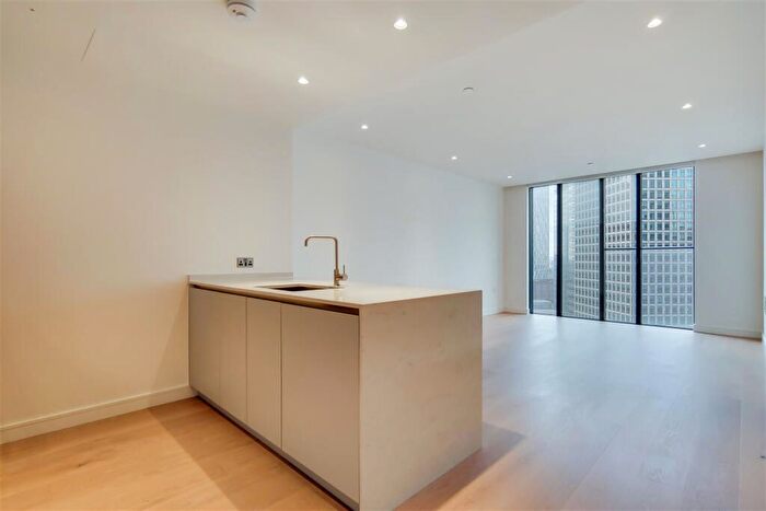 1 Bedroom Flat To Rent In Hampton Tower, Marsh Wall, E14