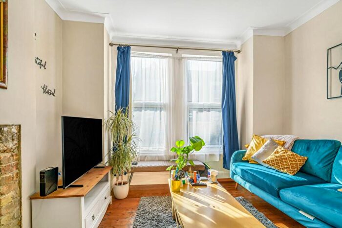 2 Bedroom Maisonette To Rent In Mersham Road, Thornton Heath, CR7