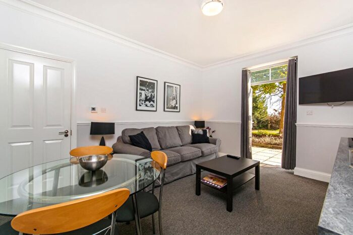 4 Bedroom Semi-Detached House To Rent In Shirley Church Road, Surrey, CR0