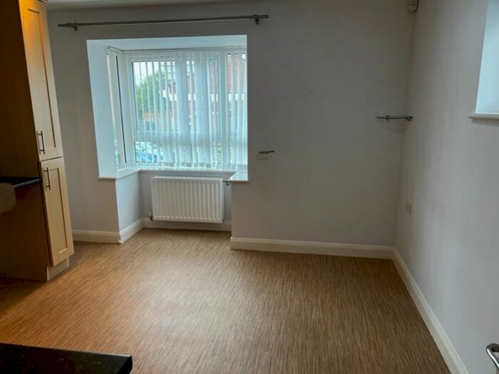 2 Bedroom End Terrace House To Rent In The Groves, Bishport Avenue