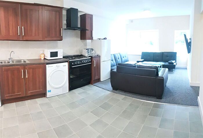 7 Bedroom Semi-Detached House To Rent In Flat, Egerton Road, Manchester, M14