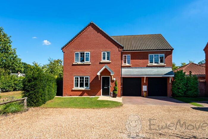 5 Bedroom Detached House For Sale In Norwich Road, Wymondham, Norfolk, NR18