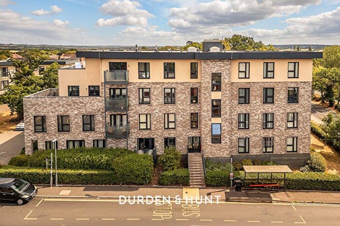 2 Bedroom Apartment For Sale In Newmans Lane, Loughton, IG10