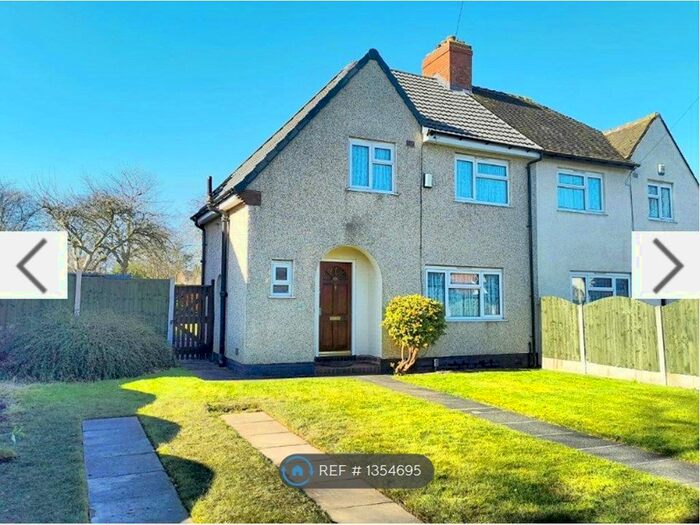 3 Bedroom Semi-Detached House To Rent In Park Lane, Wednesbury, WS10