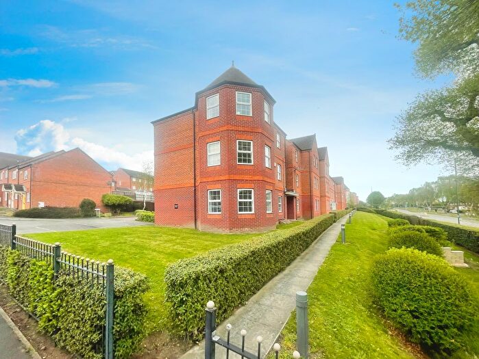 2 Bedroom Flat For Sale In Gilbert Close, Deansgate, Nottingham, NG5