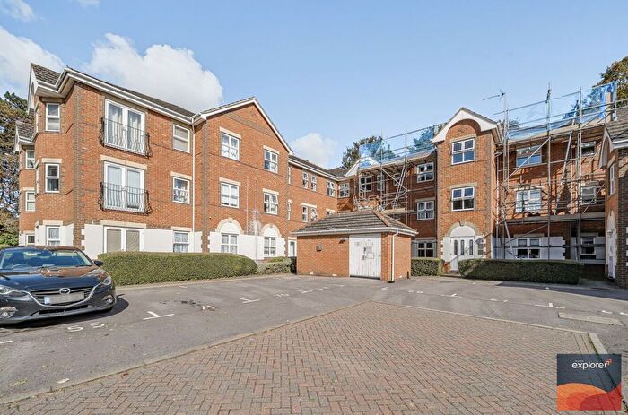 2 Bedroom Flat For Sale In Norn Hill, Regent Court Norn Hill, RG21