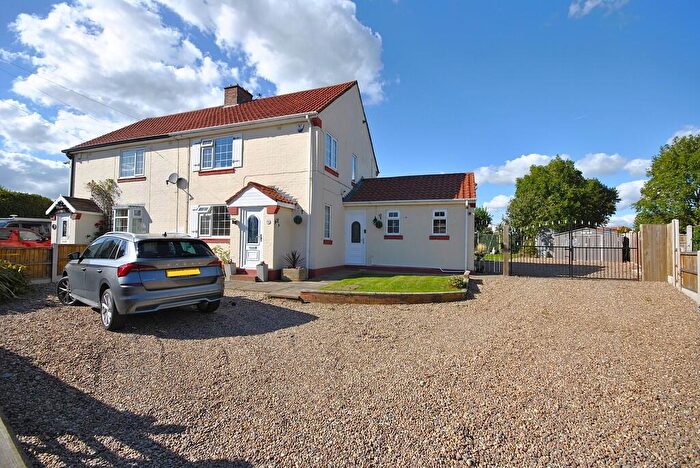 3 Bedroom Semi-Detached House For Sale In Church Lane, Wadworth, Doncaster, DN11