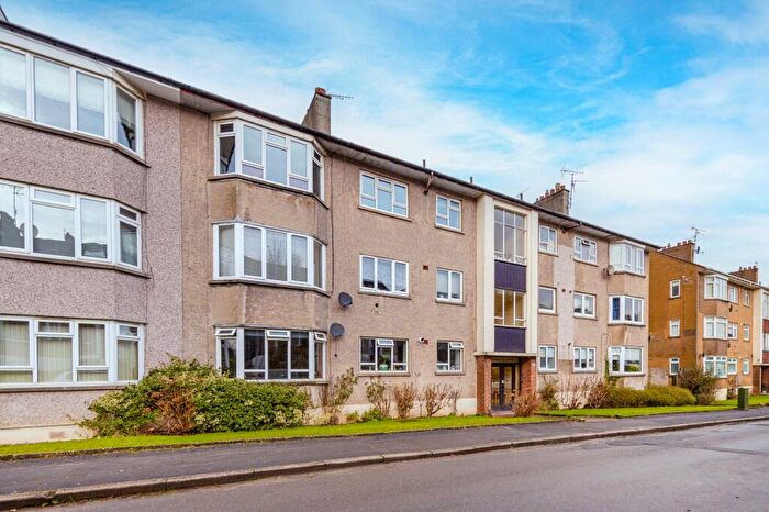 2 Bedroom Apartment For Sale In Weymouth Drive, Kelvindale, Glasgow, G12