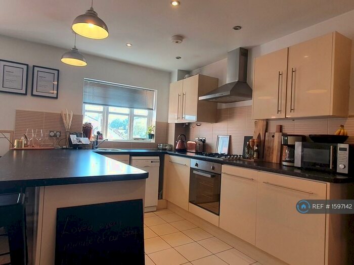 2 Bedroom Penthouse To Rent In Cherry Grove Road, Chester, CH3