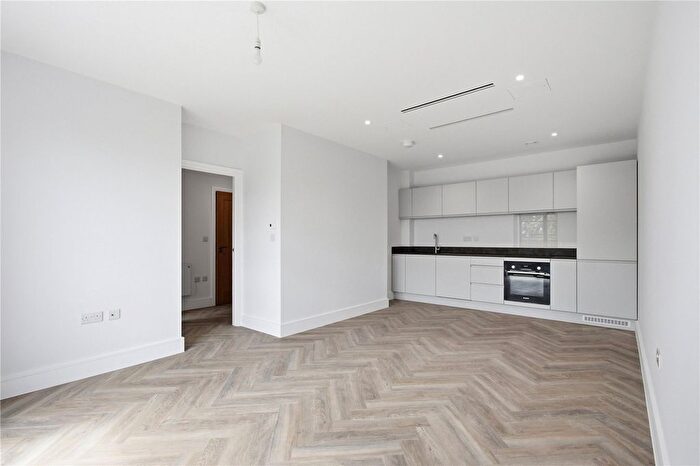 1 Bedroom Flat To Rent In Brunswick Park Road, London, N11