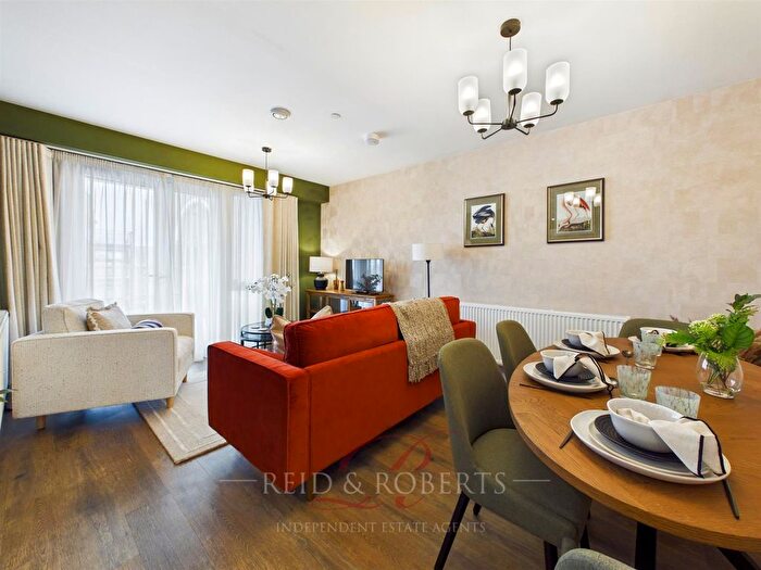2 Bedroom Flat For Sale In Hathaway Lane, Great Boughton, Chester, CH3