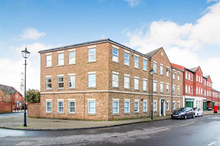 2 Bedroom Apartment To Rent In Kingsgate, Aylesbury, HP19
