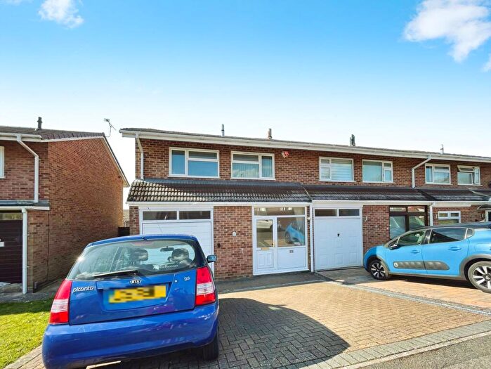 3 Bedroom Semi-Detached House For Sale In Hammond Road, Basingstoke, RG21