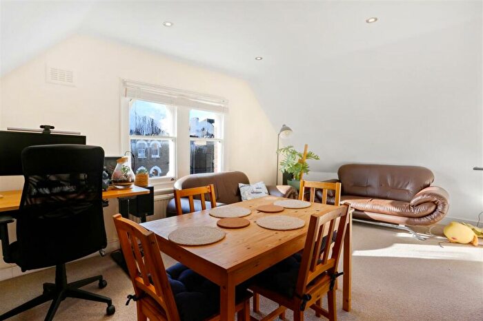 2 Bedroom Flat To Rent In Yerbury Road, London, N19
