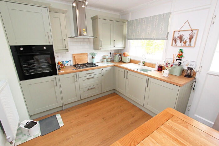 3 Bedroom Town House For Sale In Mangold Way, Thamesmead East, DA18