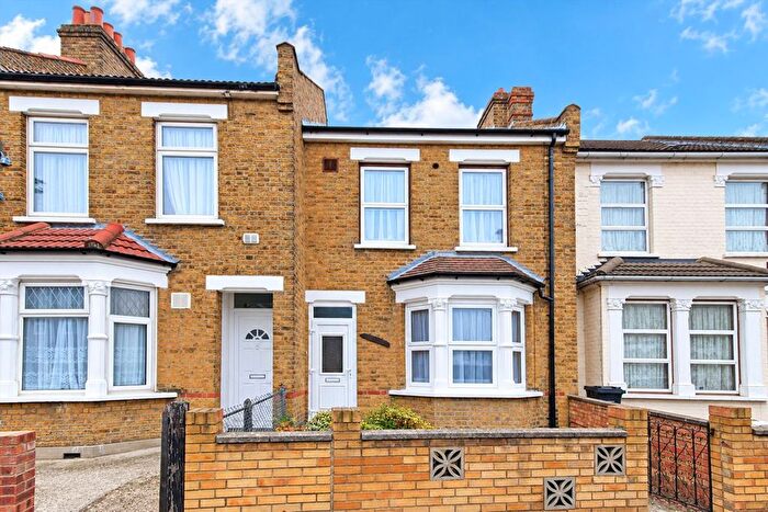 3 Bedroom Terraced House To Rent In Cambridge Road, Hounslow, TW4