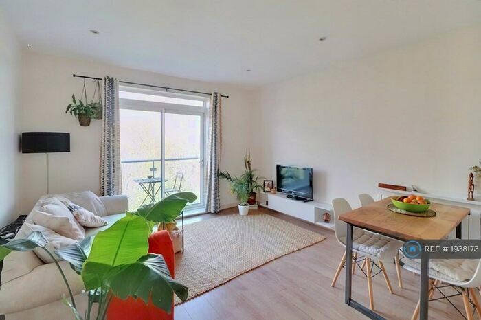 1 Bedroom Flat To Rent In Catalpa Court, London, SE13