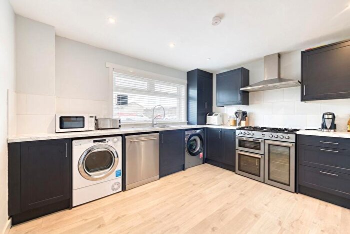 5 Bedroom Terraced House For Sale In Muirfield Way, Deans, EH54