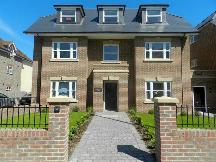 2 Bedroom Flat To Rent In Copperwood Court, Sydney Road, Haywards Heath, RH16