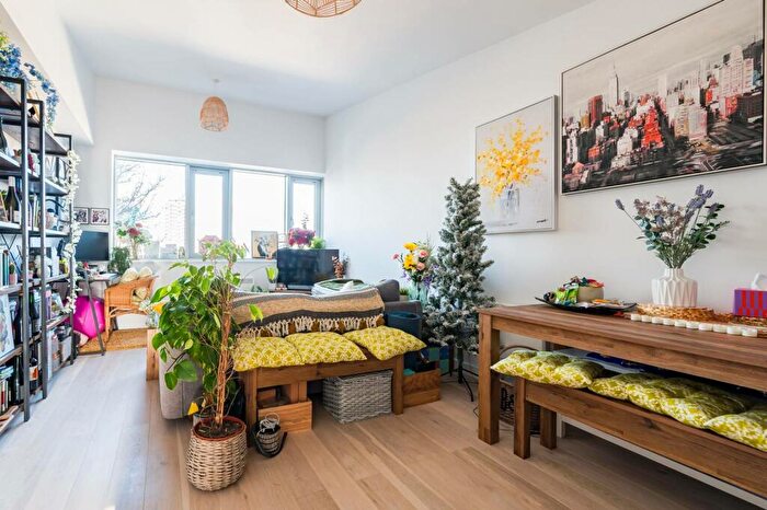 1 Bedroom Flat For Sale In London Road, , Plaistow, London, E13