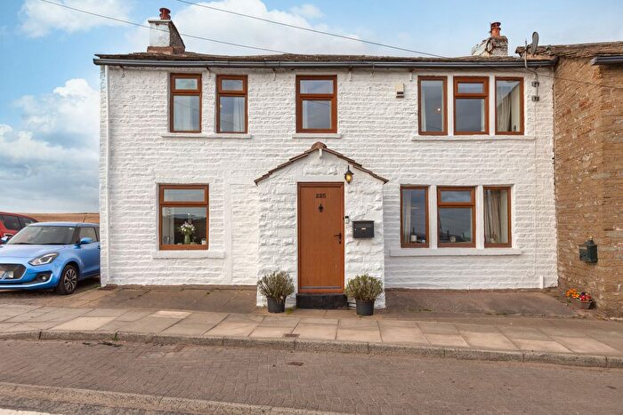 4 Bedroom Cottage For Sale In Burnley Road, Weir, Bacup, OL13