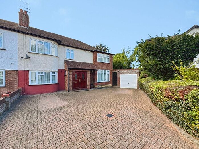 4 Bedroom Semi Detached House For Sale In Alders Close, Edgware, HA8