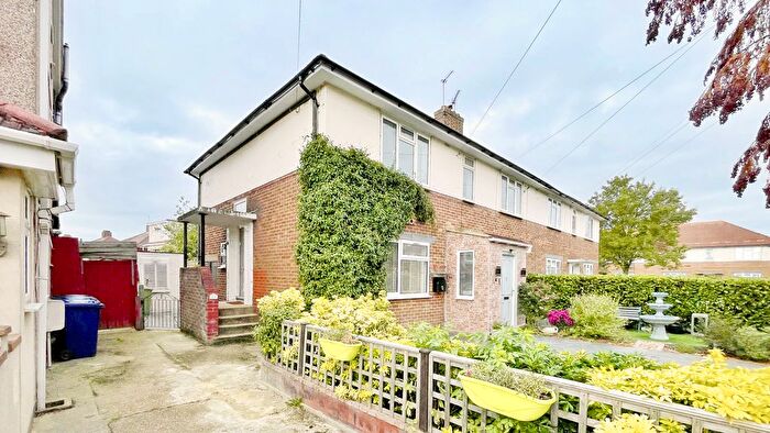 2 Bedroom Maisonette For Sale In Townson Way, Northolt, UB5