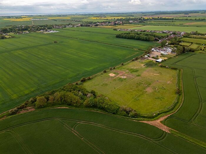 8 Bedroom Semi-Detached House For Sale In Valley Farm, Hollym, HU19