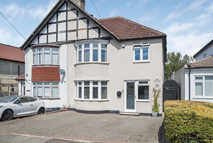 4 Bedroom Semi-Detached House For Sale In Queensway, West Wickham, BR4