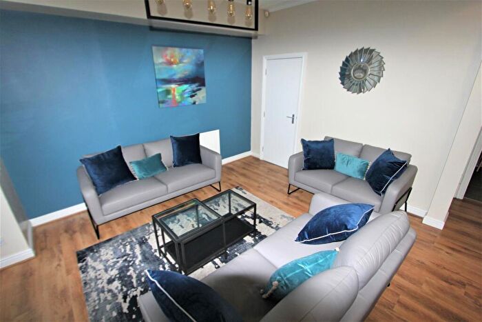 6 Bedroom House To Rent In Stanmore Crescent, Leeds, LS4