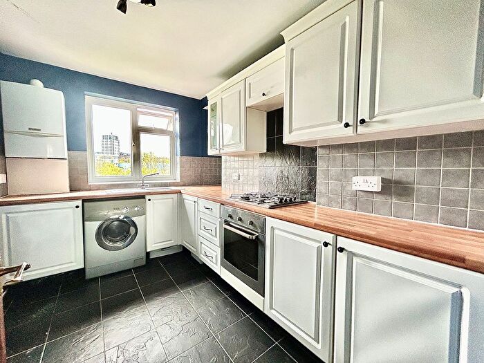 1 Bedroom Flat To Rent In Fladbury Road, London, N15