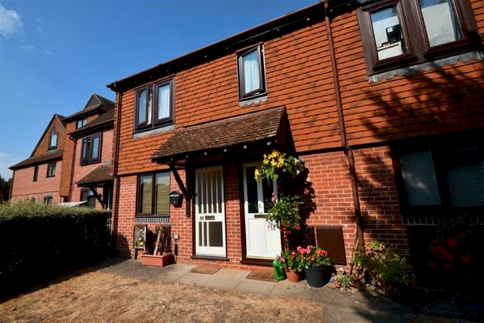 1 Bedroom Maisonette To Rent In Bedroom Ground Floor Maisonette In Godalming, GU7