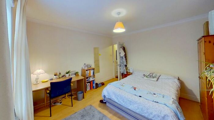 4 Bedroom Semi-Detached House To Rent In Rupert Road, Guildford, GU2