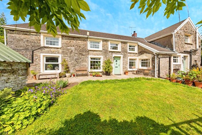 4 Bedroom Detached House For Sale In Pontantwn, Kidwelly, Carmarthenshire, SA17