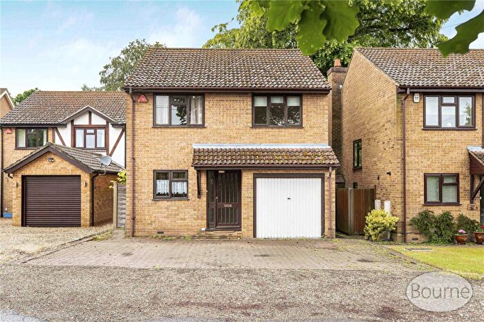 4 Bedroom Detached House For Sale In Greens School Lane, Farnborough, Hampshire, GU14