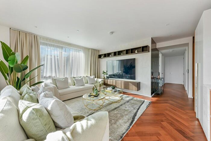 3 Bedroom Flat To Rent In Capital Building, Embassy Gardens, Nine Elms, London, SW8