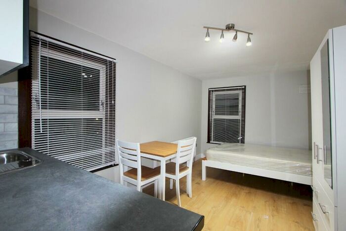 Studio To Rent In Trundleys Road, London, SE8