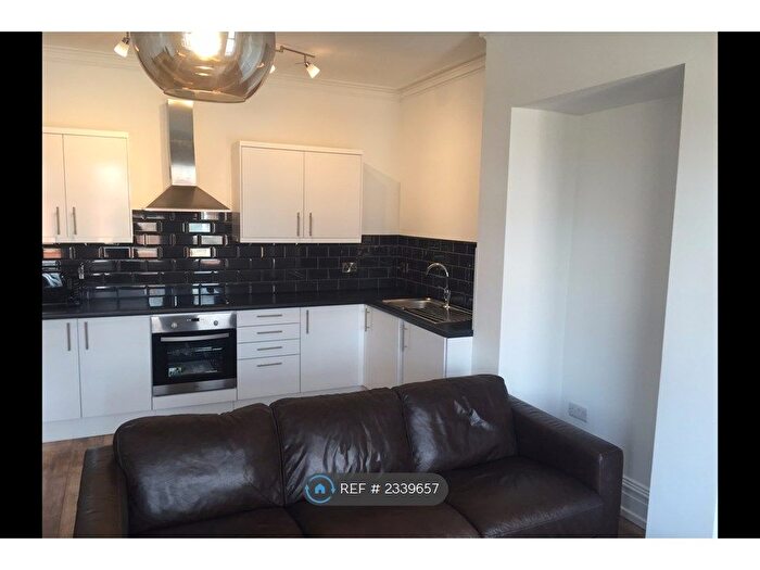 1 Bedroom Flat To Rent In Barlow Moor Road, Manchester, M21