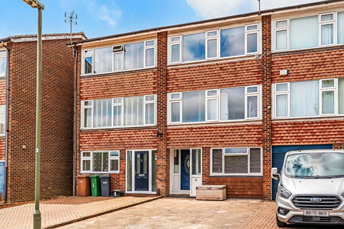 4 Bedroom Town House For Sale In Banstead, SM7