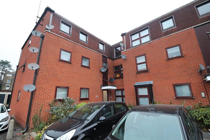 2 Bedroom Apartment To Rent In Brentwood Station, CM14
