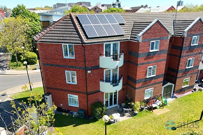 3 Bedroom Flat For Sale In The Anchorage, City Centre, L3