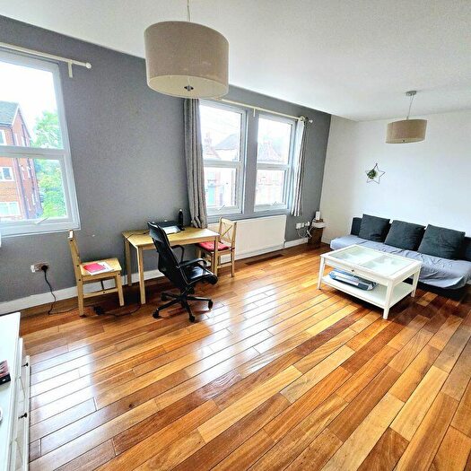 2 Bedroom Flat To Rent In Welldon Crescent, Harrow, Ha, HA1