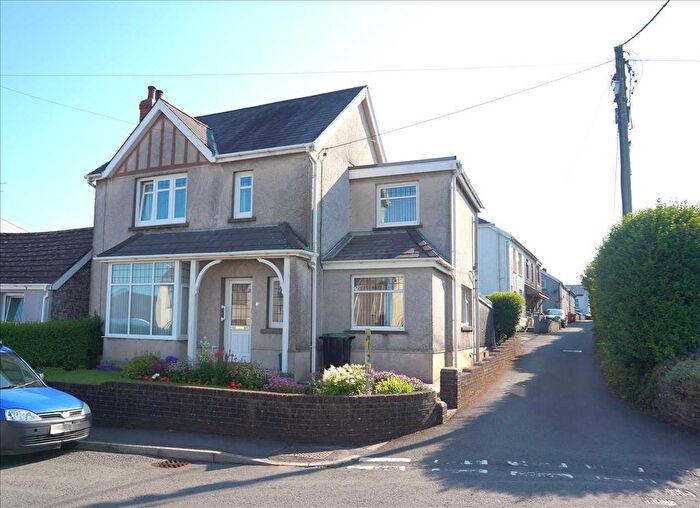 3 Bedroom Detached House For Sale In Gate Road, Penygroes, Llanelli, SA14