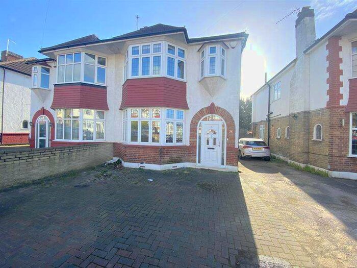 3 Bedroom House To Rent In Ashridge Gardens, Palmers Green, N13