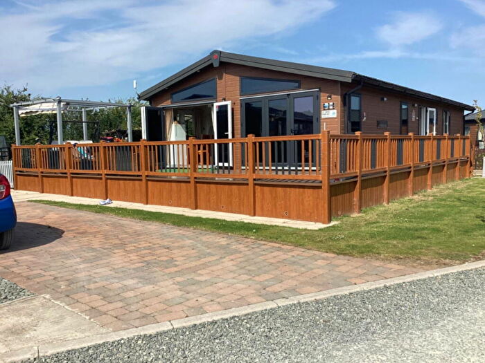 3 Bedroom Lodge For Sale In Orby Road, Burgh Le Marsh, Skegness, PE24