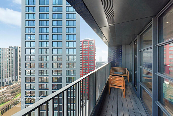 Studio For Sale In Bridgewater House, Lookout Lane, London, E14