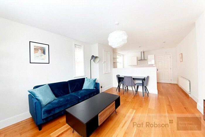 2 Bedroom Maisonette For Sale In Osborne Road, Jesmond, Newcastle Upon Tyne, NE2