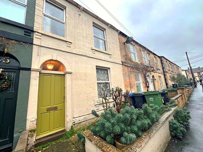 3 Bedroom Terraced House For Sale In West Street, Trowbridge, BA14