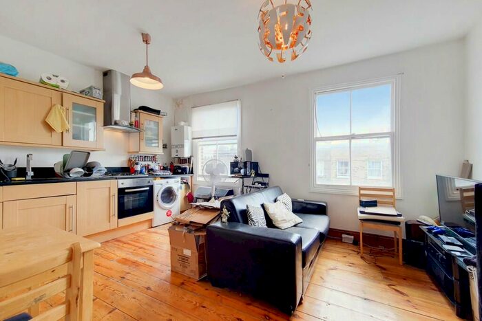 1 Bedroom Flat To Rent In Davenant Road, Upper Holloway, N19